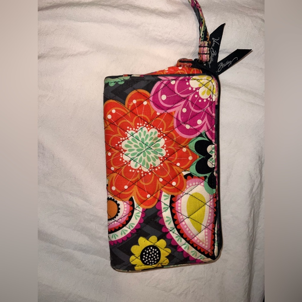 Vera Bradley Ziggy Zinnia Zipper Wallet